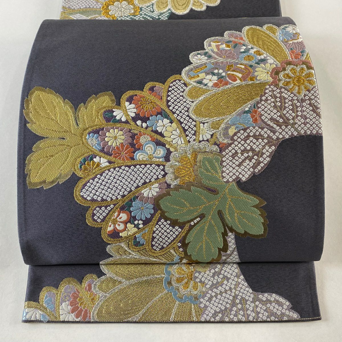 袋帯 美品 名品 菊 草花 金銀糸 刺繍 ベージュ 六通 正絹｜中古