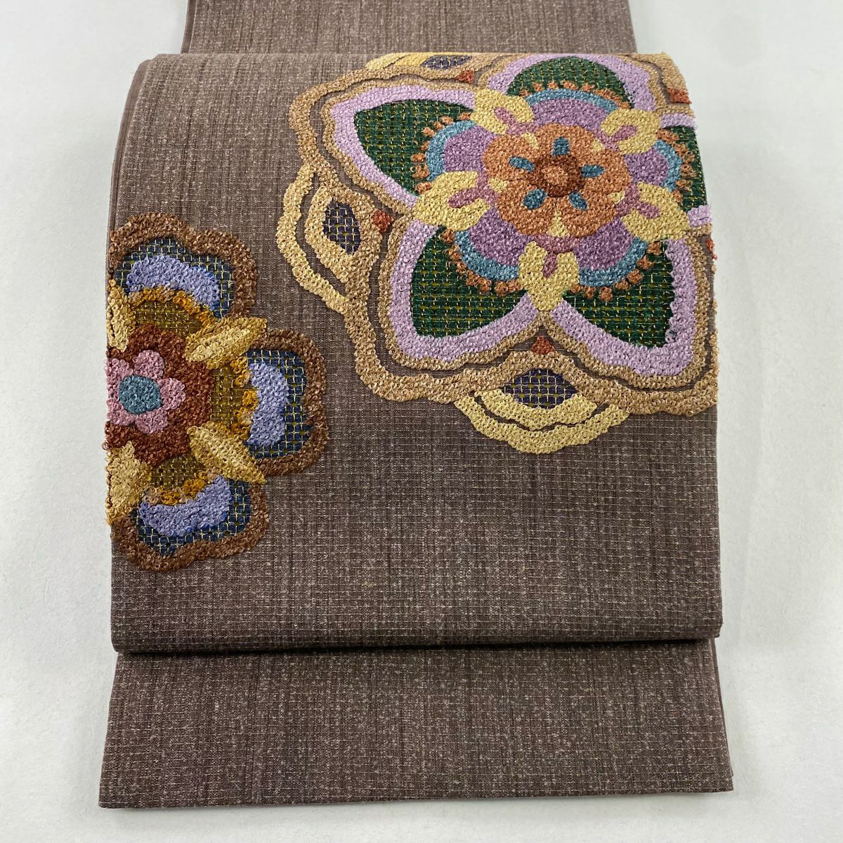 袋帯　お太鼓柄　吹寄柄刺繍　フォーマル用 楽天市場】袋帯 美品 秀品 菊 蝶 箔 唐織 黒 お太鼓柄 正絹