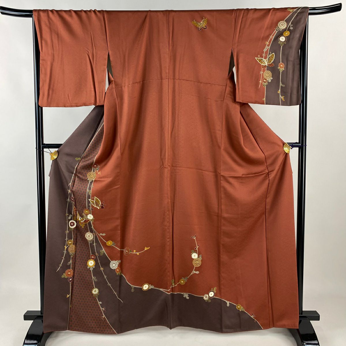 訪問着 身丈167.5cm 裄丈67.5cm L 袷 落款あり 菊 草花 ぼかし ベージュ 正絹 秀品|中古・古着・リサイクル着物通販|バイセル  オンライン