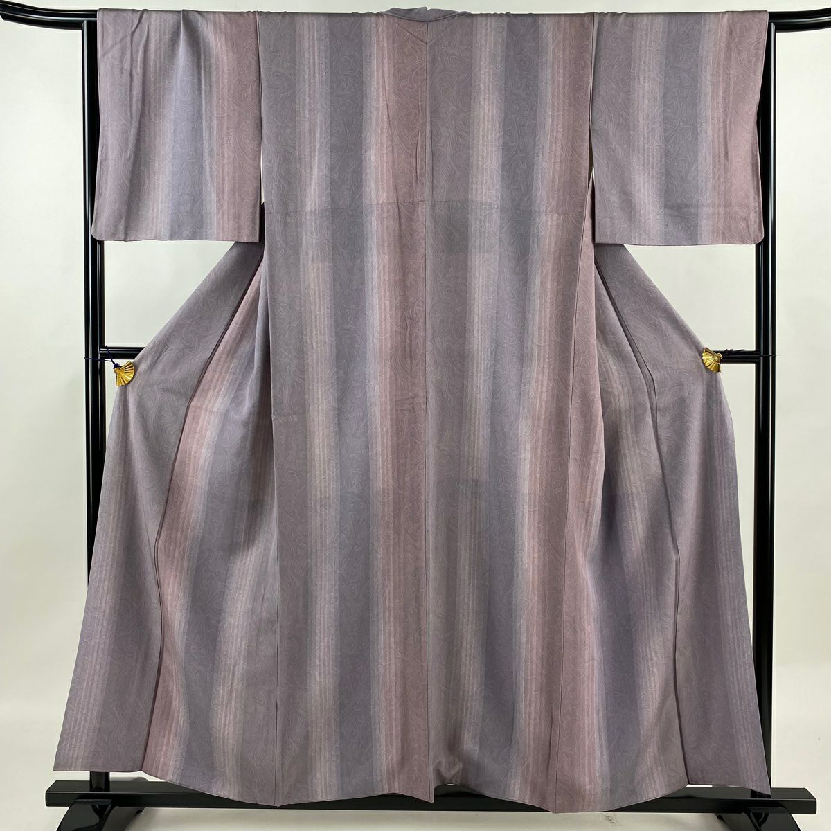 50％OFF 小紋 身丈156.5cm 裄丈61.5cm S 袷 紬地 縦縞 絞り 灰紫