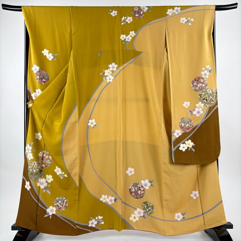 美品】 振袖 身丈162cm 裄丈69cm L 袷 鈴乃屋 桜 手鞠 金糸 金彩 鶯色