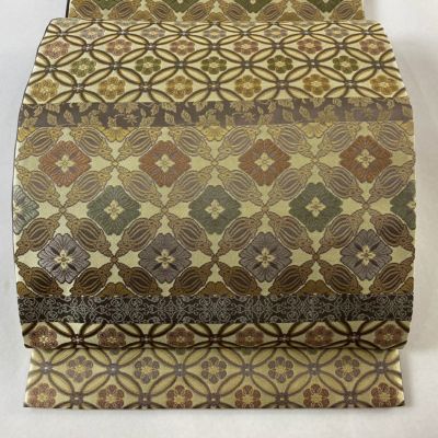https://buysell.itembox.design/product/063/000002506318/000002506318-01-m.jpg