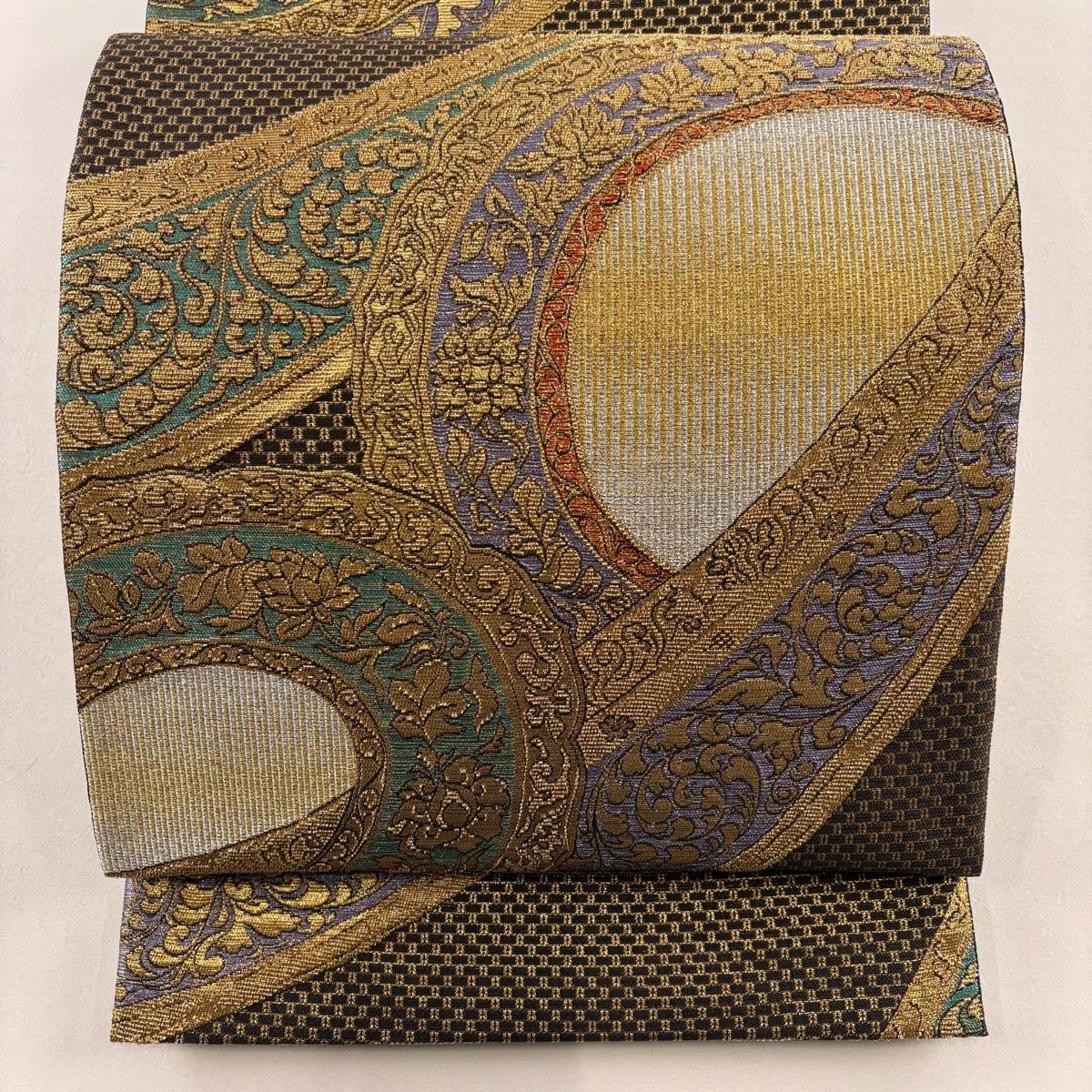 美品】 袋帯 秀品 瑞花源氏車文 源氏車 蝶 金銀糸 箔 金色 六通 正絹