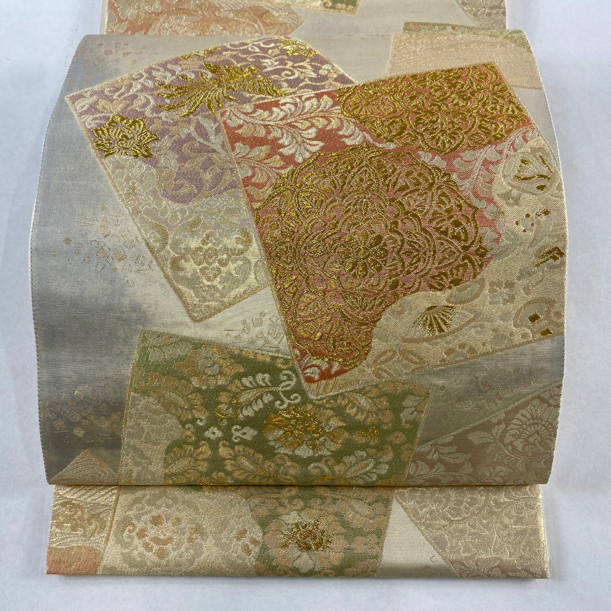 在庫一掃】 袋帯 美品 逸品 川島織物 落款あり 菱 花菱 金糸 箔