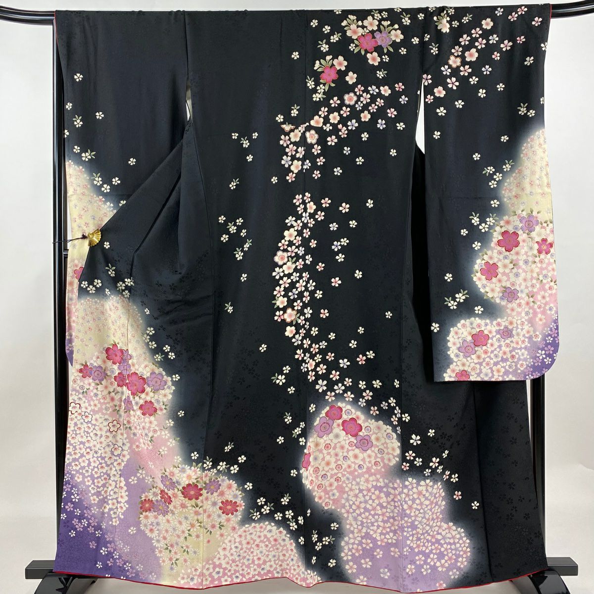 専用美品 振袖 身丈169.5cm 裄68.5cmトールサイズ 黒 梅 吉祥花 振袖 身丈165.5cm 裄丈69.5cm L 袷 枝垂れ桜 流水 金糸 絞り 黒
