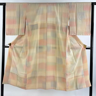 正絹長襦袢　薄桜色　中古　鱗文様　裄丈68cm　身丈132cm　d302 正絹長襦袢 薄桜色 中古 鱗文様 裄丈68cm 身丈132cm d302 楽天