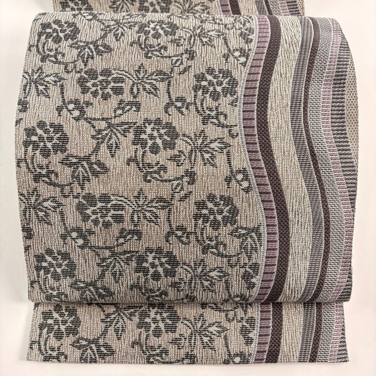 美品】 名古屋帯 優品 八寸名古屋帯 松葉仕立て 紬地 草花 茜色 正絹