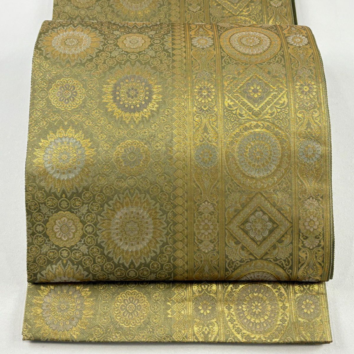 美品】 袋帯 名品 箔屋清兵衛 落款あり 草木染 欧亜吉祥文 花丸文 箔