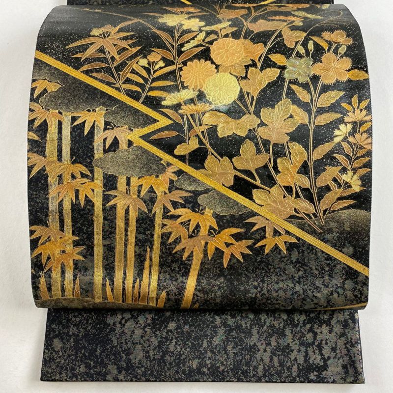 袋帯 秀品 草花 螺鈿 金銀彩 黒 お太鼓柄 正絹 【中古】