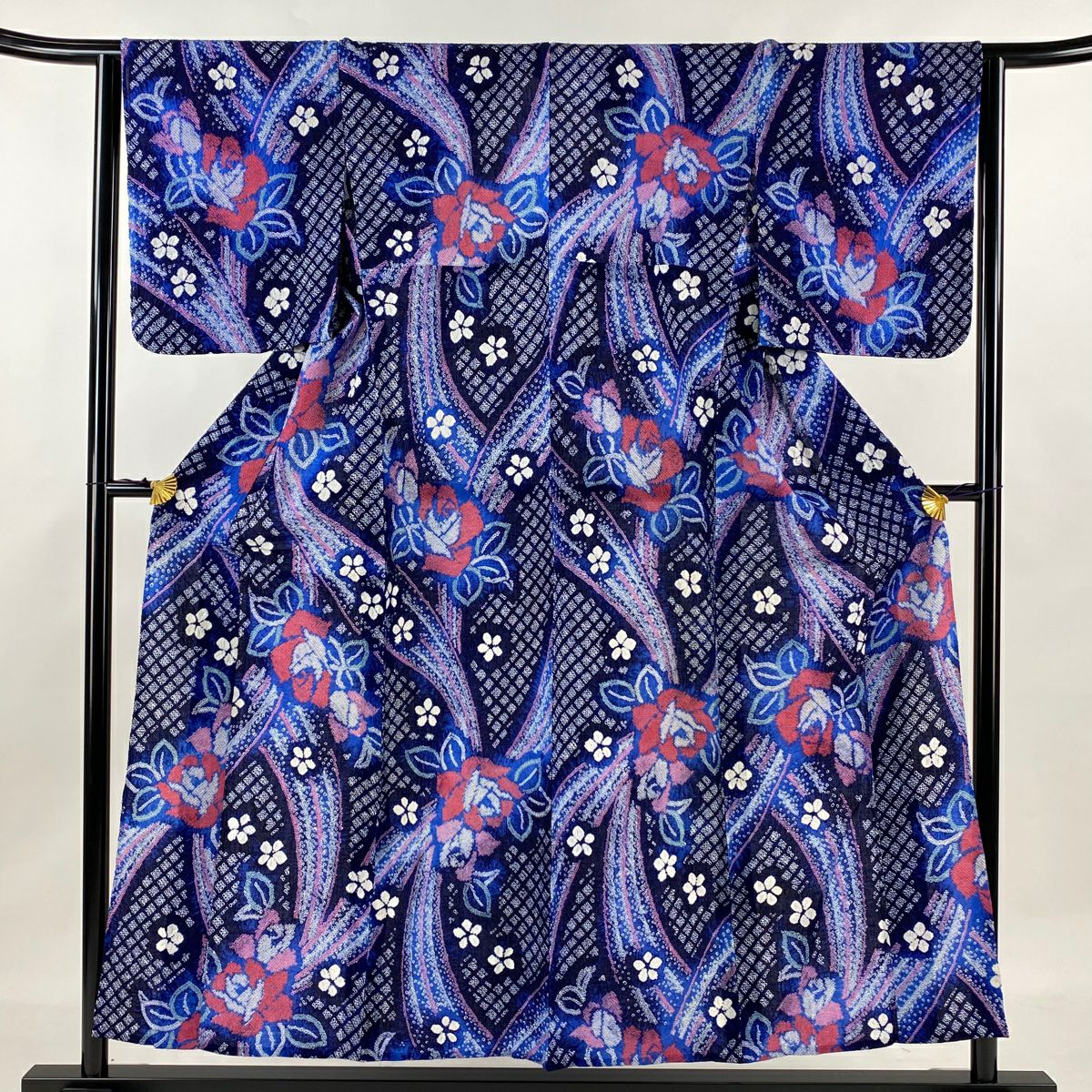 絞りの浴衣　菊花　身丈（肩から）153.5㎝ 浴衣 身丈153.5cm 裄丈63.5cm S 絞り浴衣 菊 絞り 紺色 綿 美品