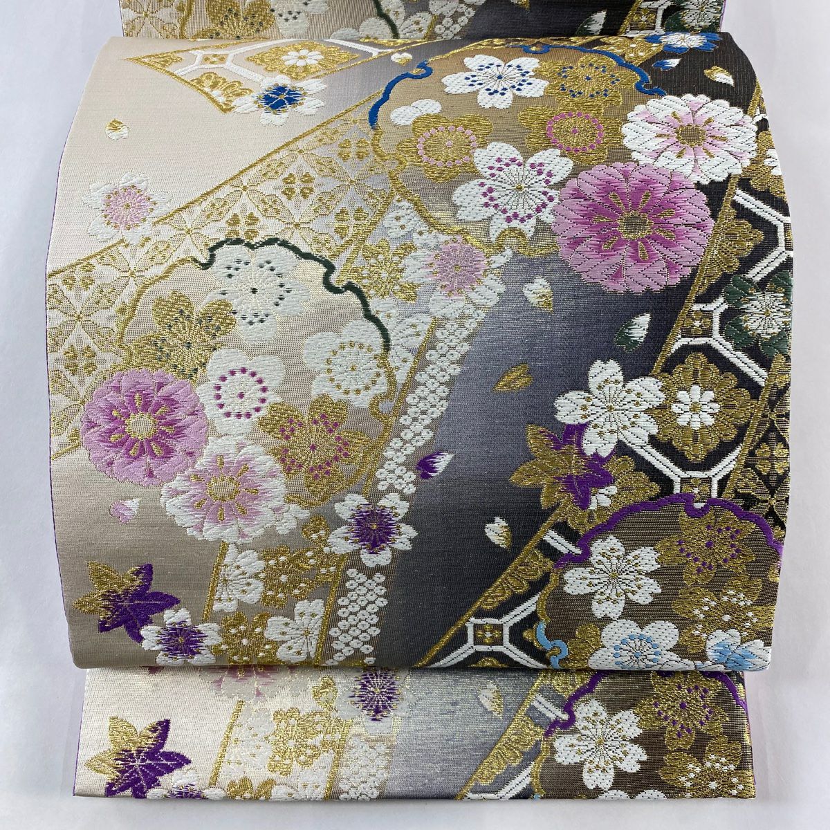 袋帯 美品 秀品 振袖向き 桜 花菱 金銀糸 ラメ箔 クリーム 六通
