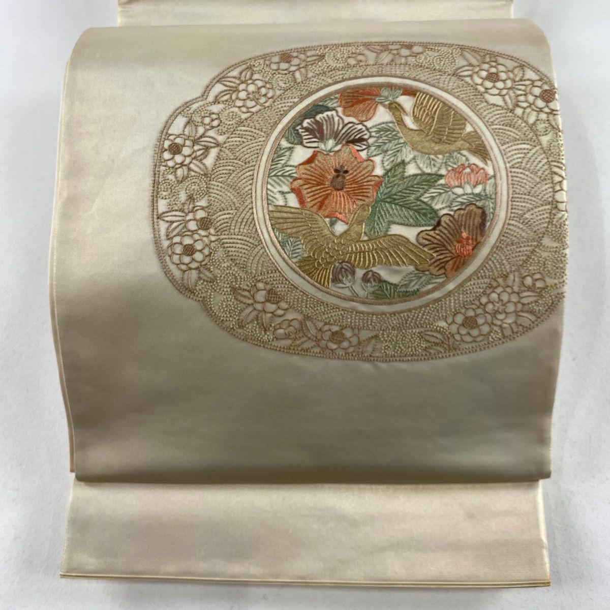 袋帯 名品 夏帯 草花 動物 相良刺繍 白 お太鼓柄 正絹｜中古