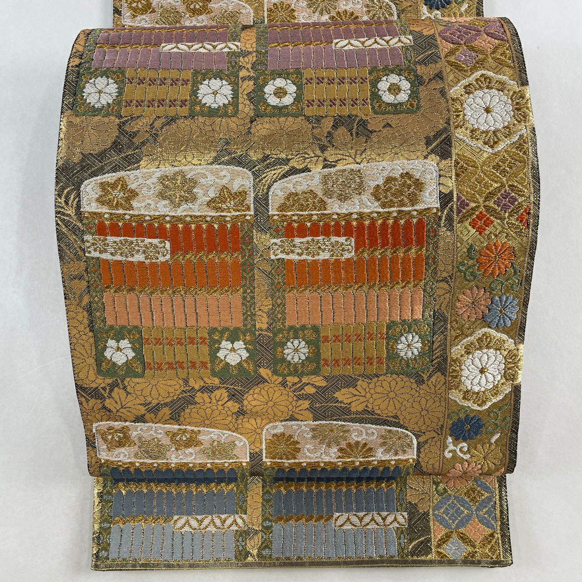 袋帯 秀品 関西仕立て 鎧に蒔絵菊文 金糸 箔 金色 六通 正絹