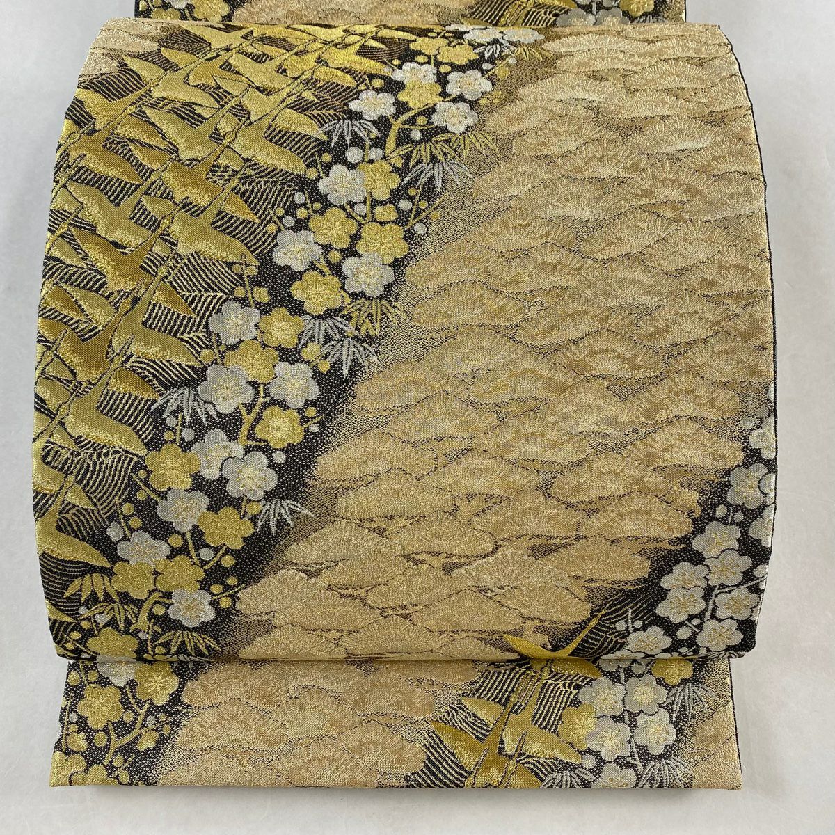 【半額】 霞 流水 秀品 美品 袋帯 金銀糸 正絹|中古 六通 ベージュ 綴織 着物・浴衣