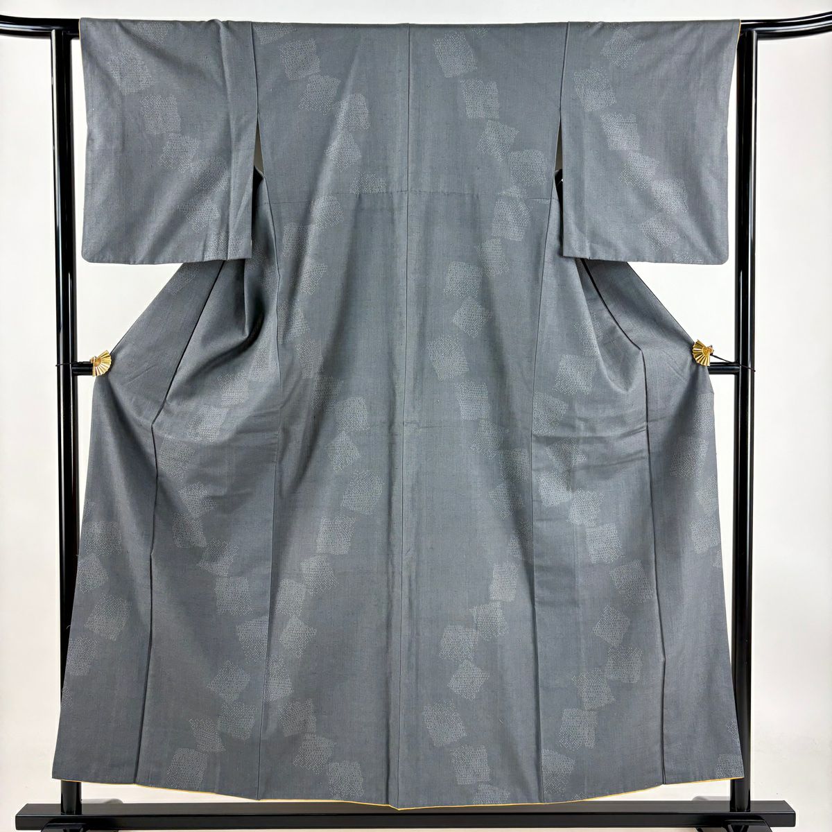 紬 身丈156cm 裄丈63.5cm S 袷 段縞 亀甲絣 黒灰 正絹 美品 秀品