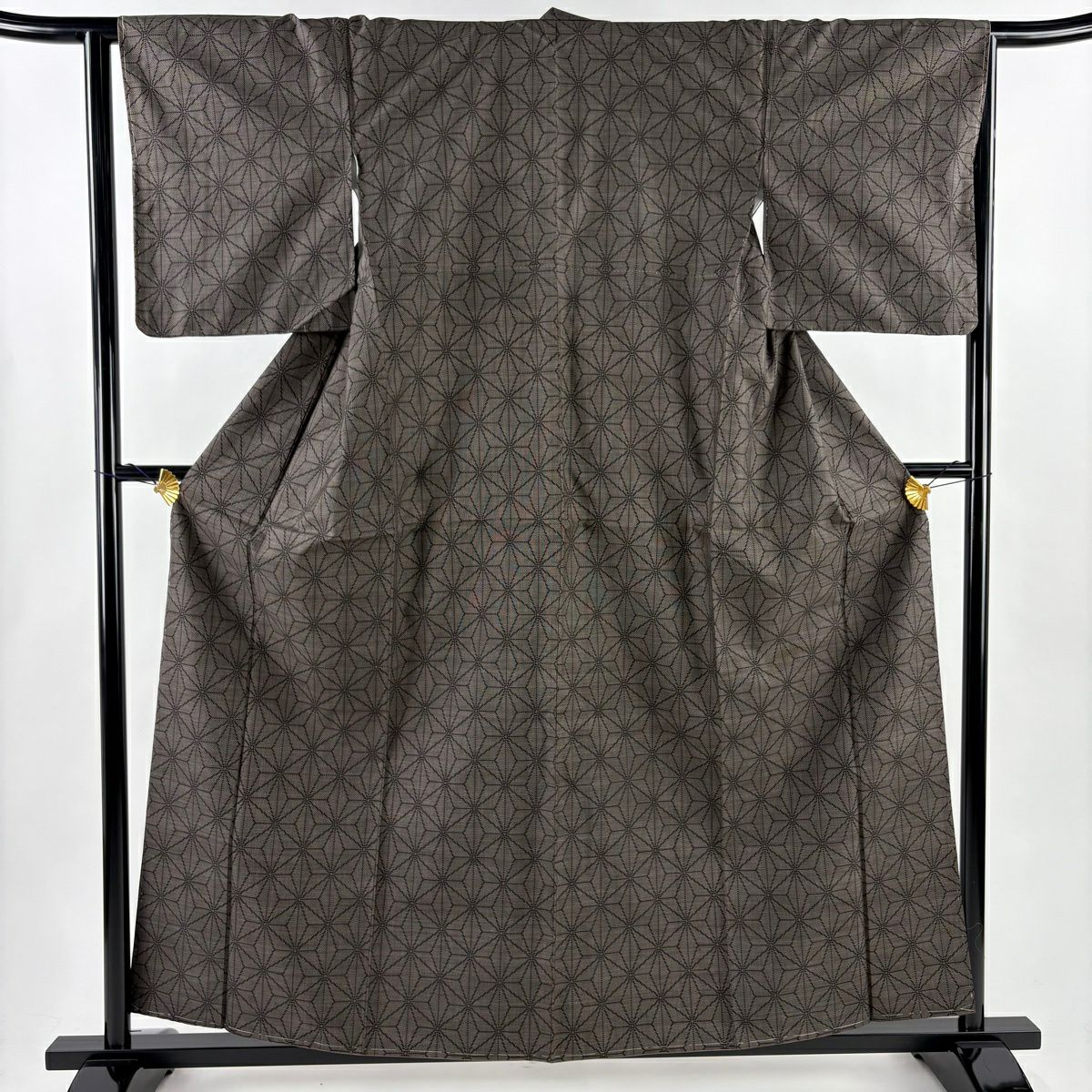 美品】 紬 身丈159cm 裄丈65.5cm M 袷 桜 蝶 焦茶色 正絹 優品｜中古