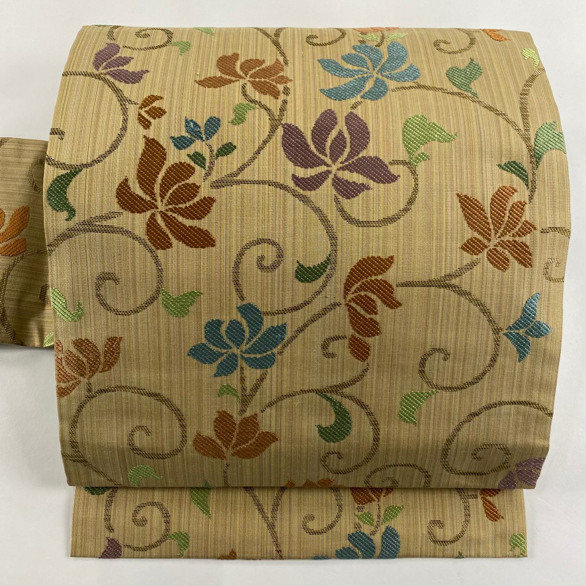 ◆708◆未使用　名古屋帯　作家物　落款　花唐草　正絹　着物帯　和装 名古屋帯 美品 名品 川島織物 落款あり 花唐草 薄茶色 正絹
