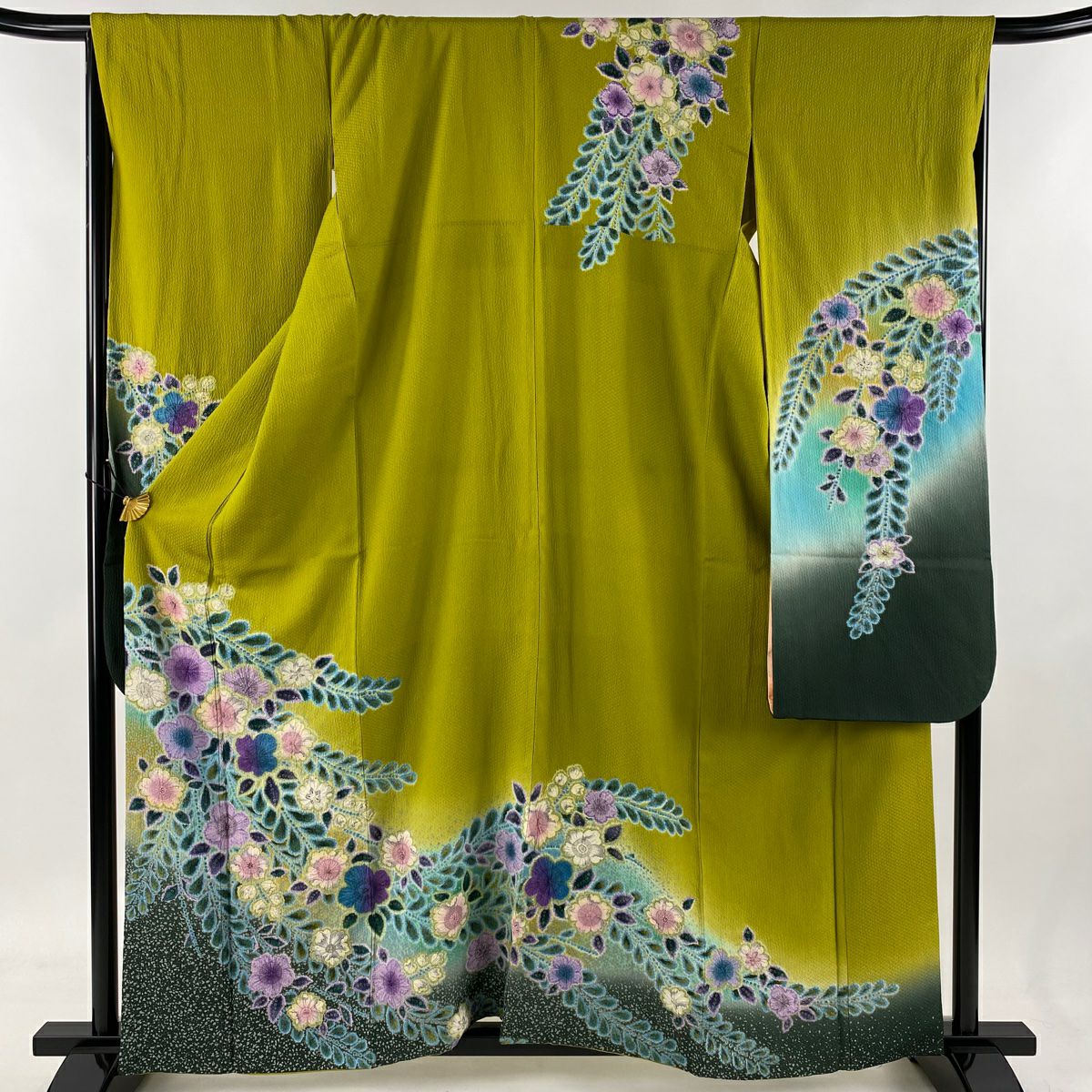 ポリエステル振袖 金彩 椿 家紋 身丈169cm 振袖 豪華 金彩 ラメ刺繍 椿 紋意匠 身丈169cm パールトーン加工