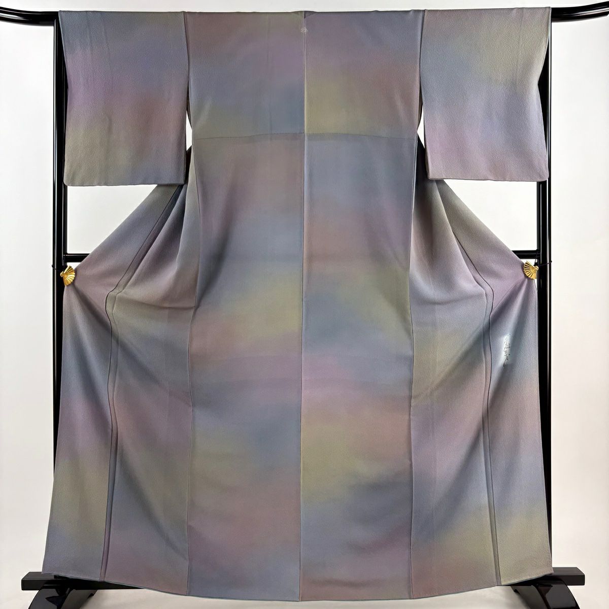 美品 小紋 鮫小紋 白藤色 縮緬 身丈166.5cm 裄丈70cm 袷 正絹 美品 小紋 鮫小紋 白藤色 縮緬 身丈166.5cm 裄丈70cm 袷 正絹