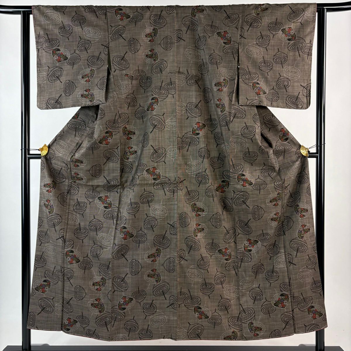 大島紬 身丈163cm 裄丈64.5cm M 袷 純泥染 証紙あり 立涌 焦茶色 正絹