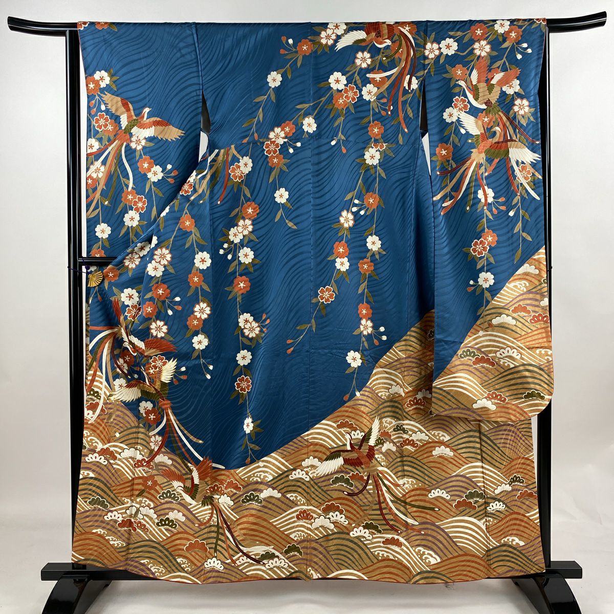 D538 振袖 枝垂れ桜 金彩 黒地 正絹 着物 袷 美品