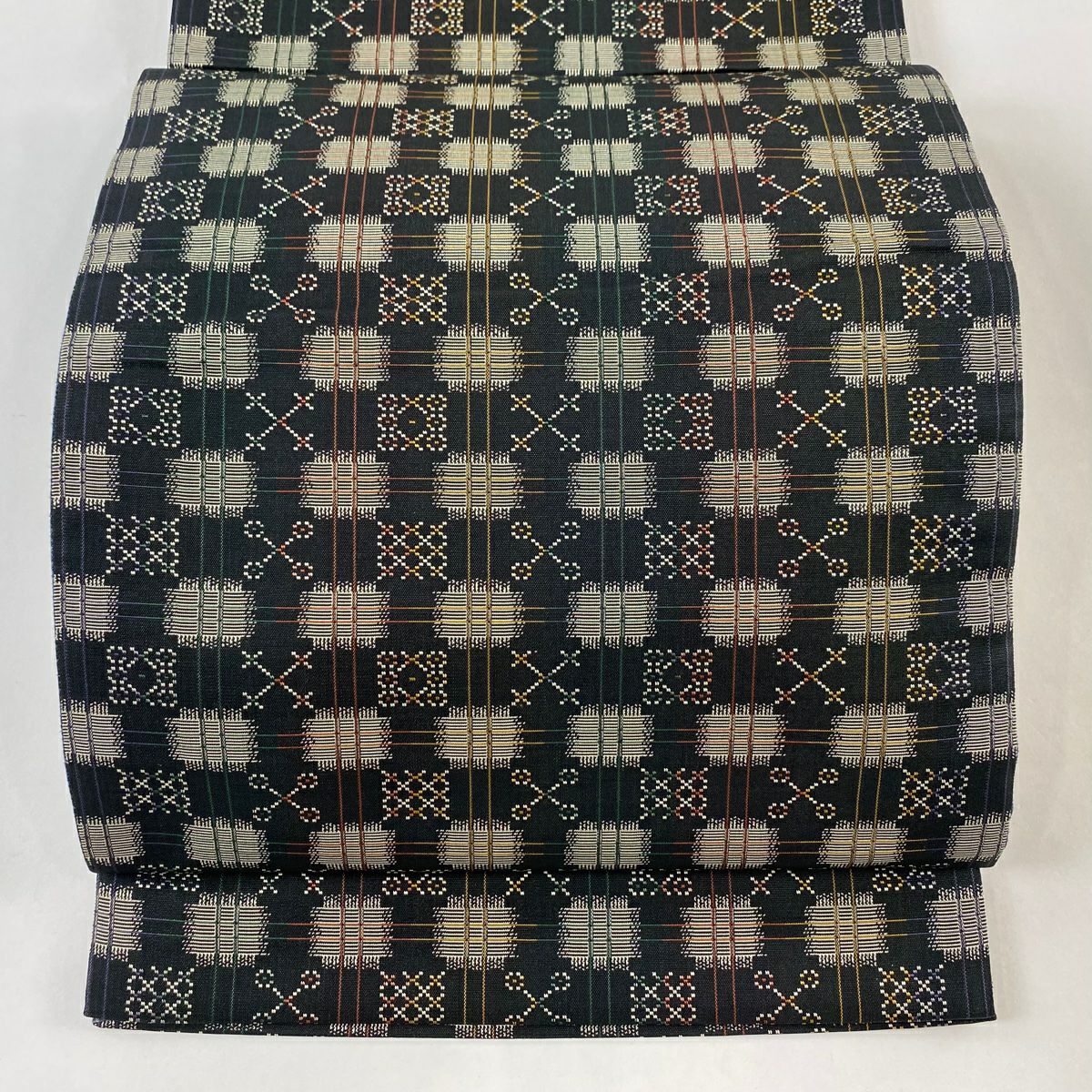 袋帯 美品 名品 幾何学模様 格子 黒 全通 正絹|中古・古着・リサイクル着物通販|バイセル オンライン