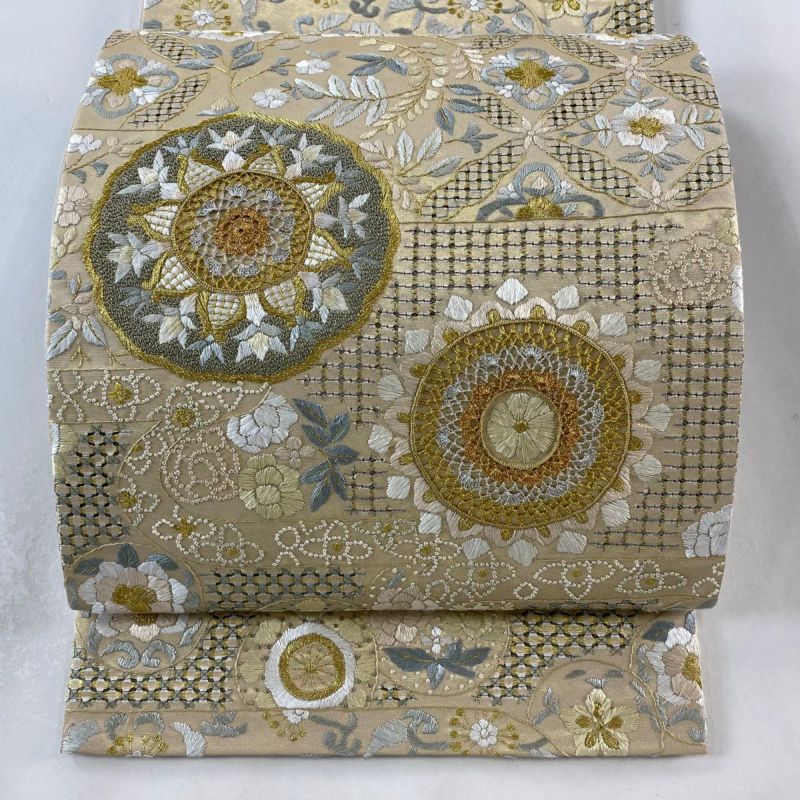 袋帯 美品 逸品 華文 草花 刺繍 金銀糸 金色 六通 正絹｜中古