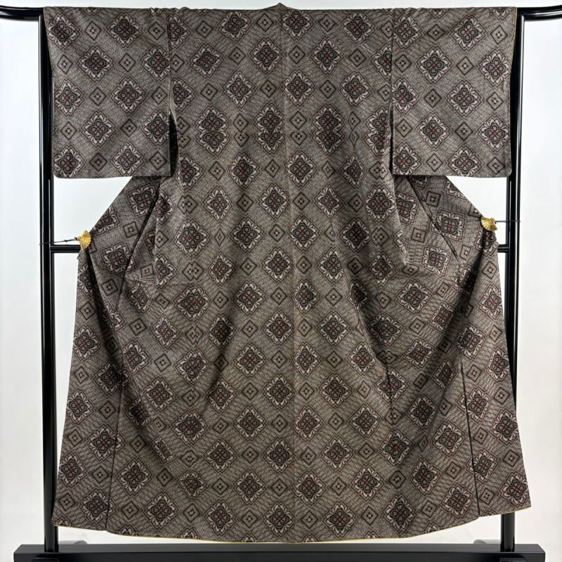 未使用品 紬 黒 葡萄唐草 身丈169.5cm 裄丈69.0cm 袷 正絹 楽天市場】【中古】 紬 訪問着 リサイクル着物 正絹 袷 刺し子