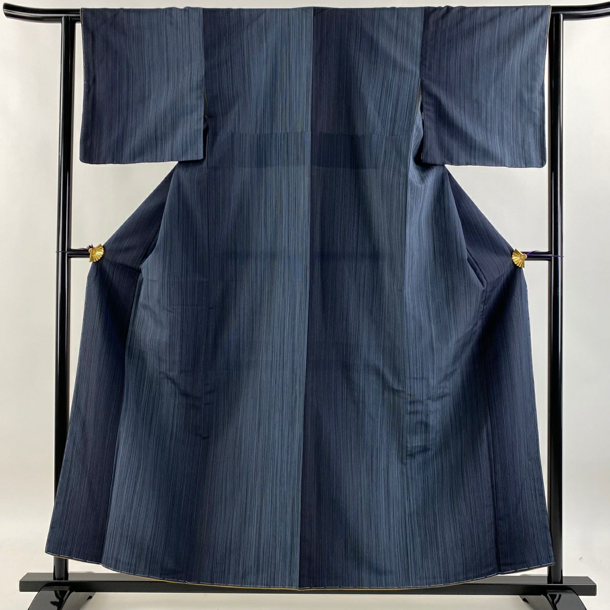 紬 身丈156.5cm 裄丈64cm M 単衣 縦縞 紺色 正絹 名品｜中古・古着