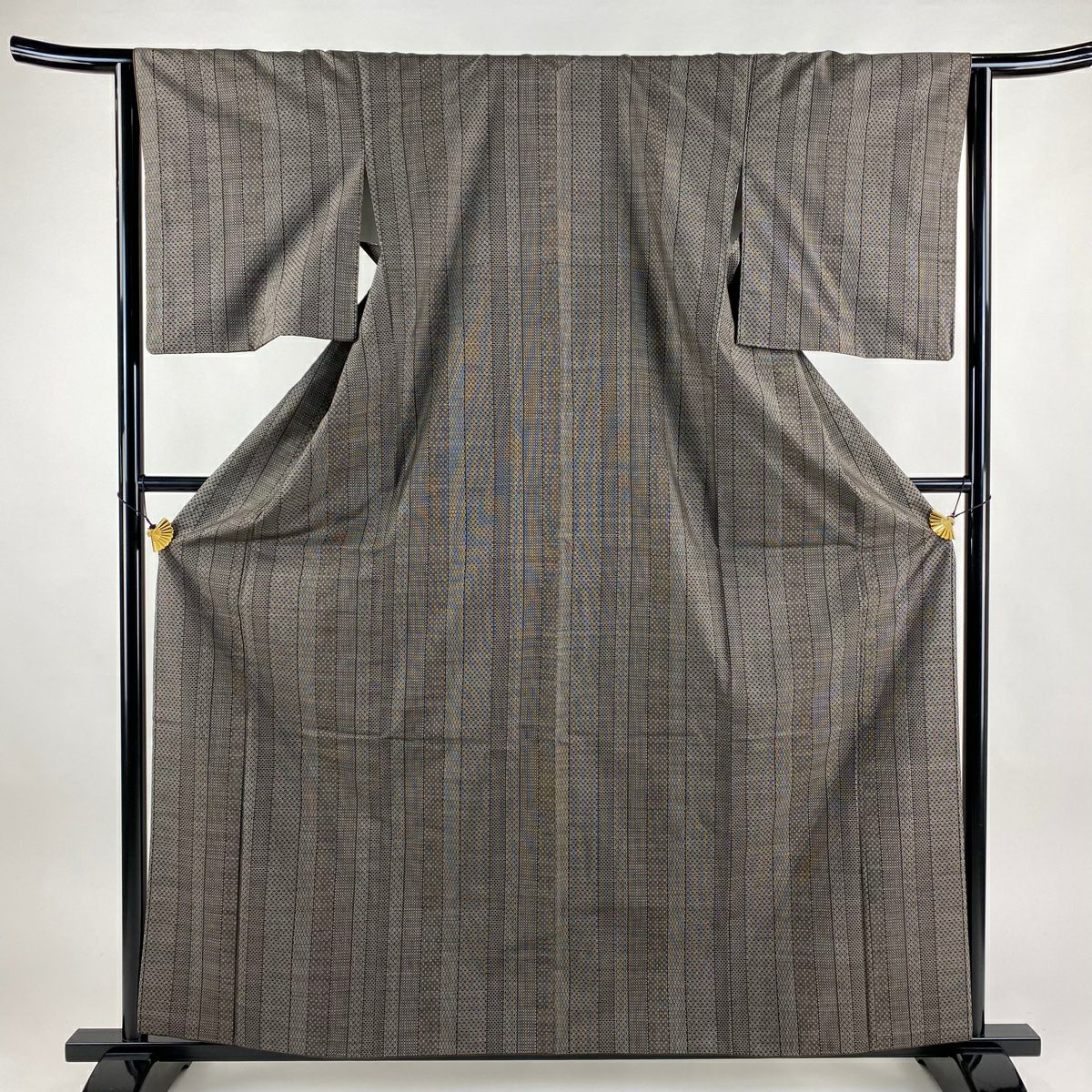 紬 身丈159.5cm 裄丈64cm M 袷 草花 黒 正絹 美品 秀品｜中古・古着  