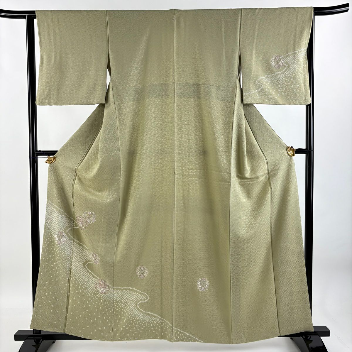 付下げ 身丈158.5cm 裄丈66cm M 袷 紬地 草花 麻の葉 絞り 刺繍 よもぎ