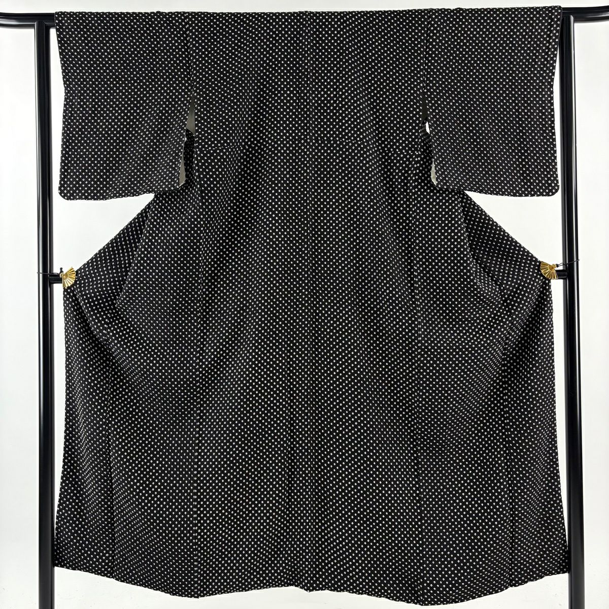 美品】 小紋 身丈159.5cm 裄丈64cm M 袷 総絞り 黒 正絹 秀品｜中古