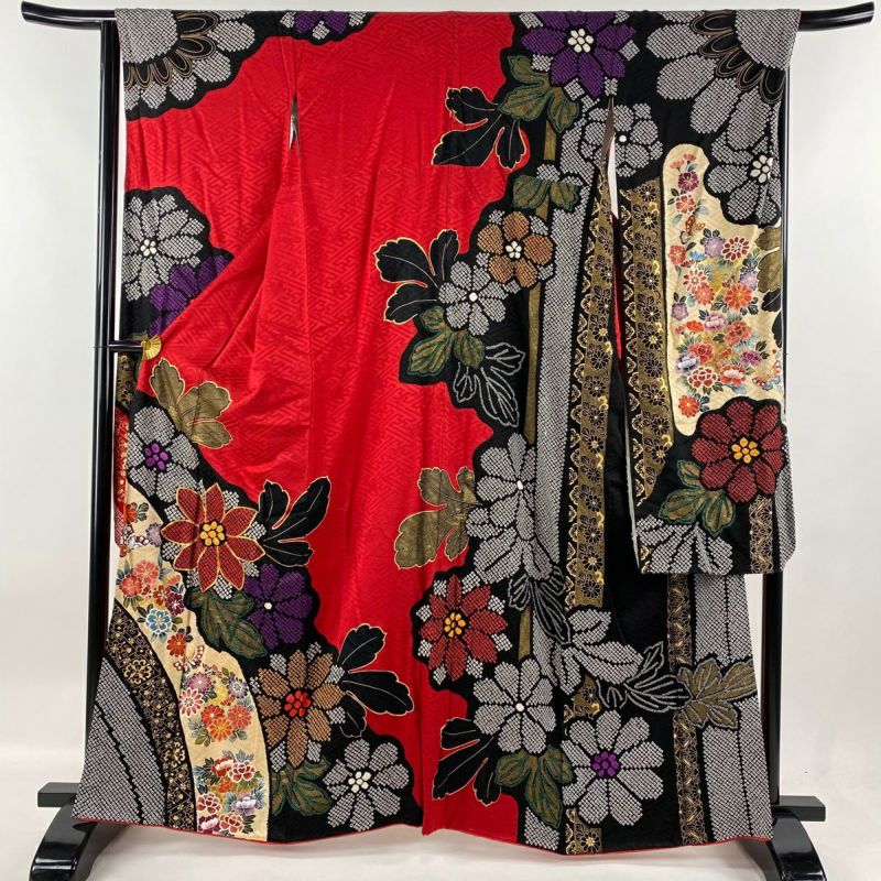 振袖 身丈162cm 裄丈66cm M 袷 菊 蝶 金糸 絞り 赤 正絹 名品 振袖 身丈162cm 裄丈66cm M 袷 菊 蝶 金糸 絞り 赤 正絹 名品