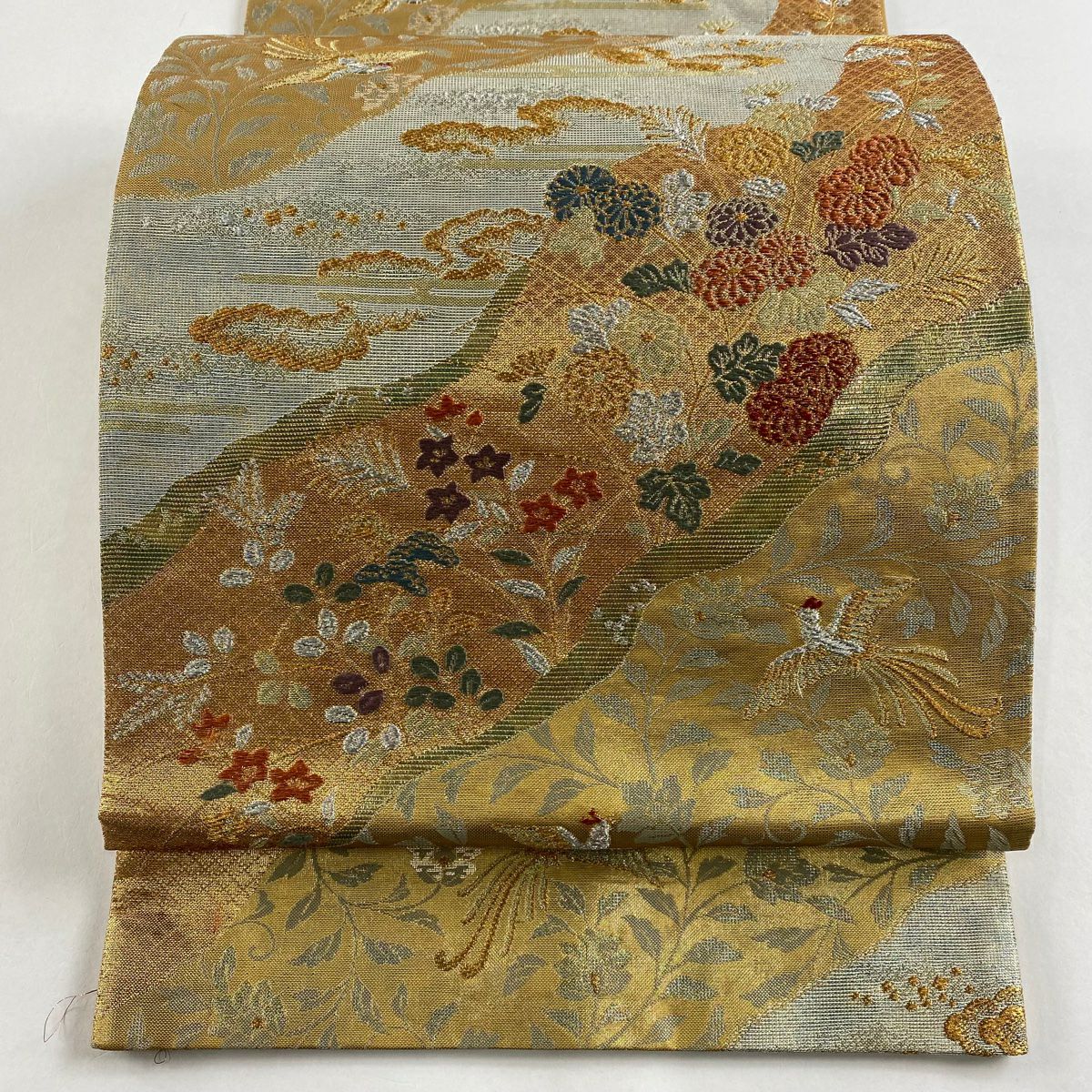 袋帯 美品 秀品 牡丹 尾長鳥 金糸 箔 金色 六通 正絹|中古・古着・リサイクル着物通販|バイセル オンライン