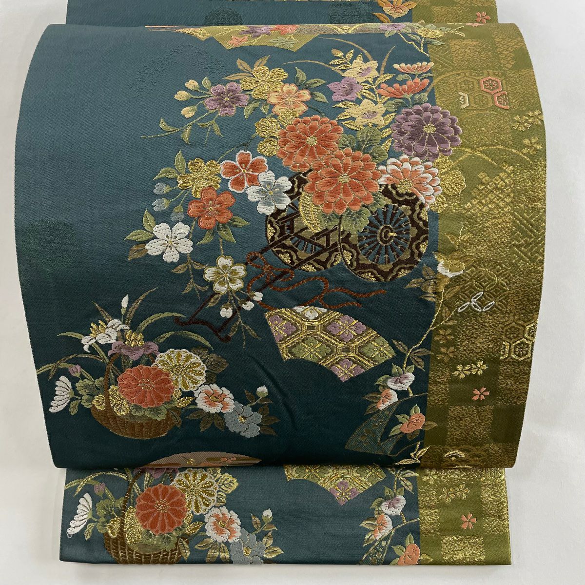 袋帯 美品 秀品 花車 草花 箔 唐織 ベージュ 六通 正絹｜中古