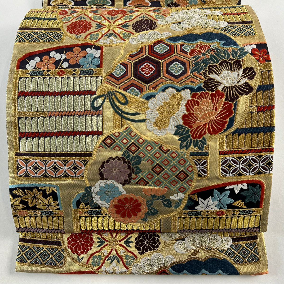 【日本限定モデル】 金糸 鎧威 小袖花丸文 落款あり 秀品 美品 袋帯 箔 六通 金色 レッグウェア