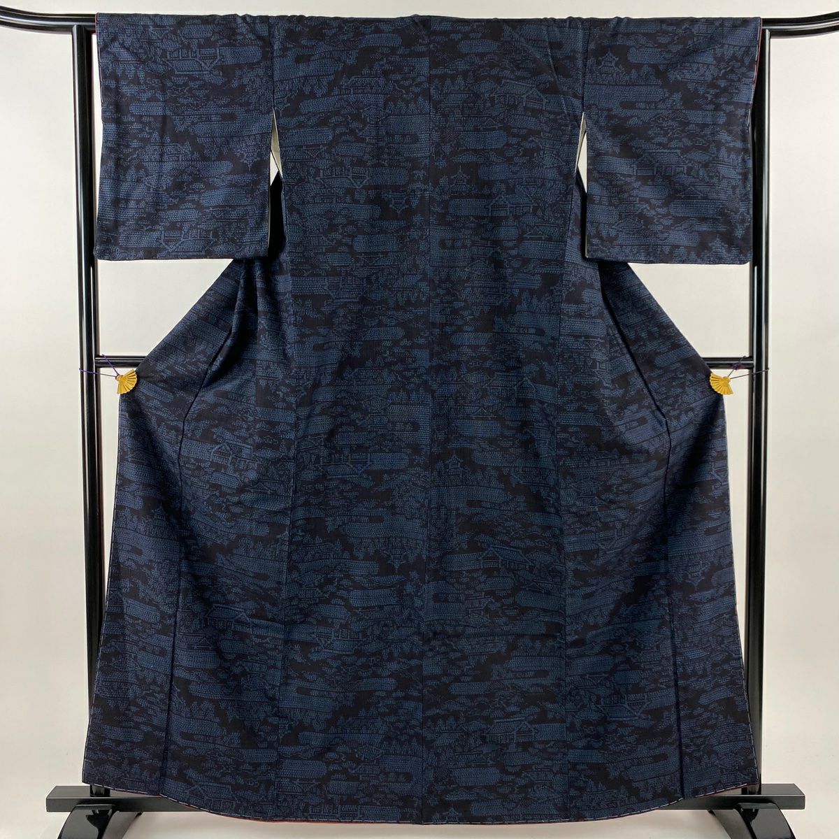 紬 着物 袷 十日町 濃灰色 鶴 亀 かめ カメ 裄68 Ｌ 中古 sn1518 紬 着物 袷 十日町 濃灰色 鶴 亀 かめ カメ 裄68 L 中古 sn1518