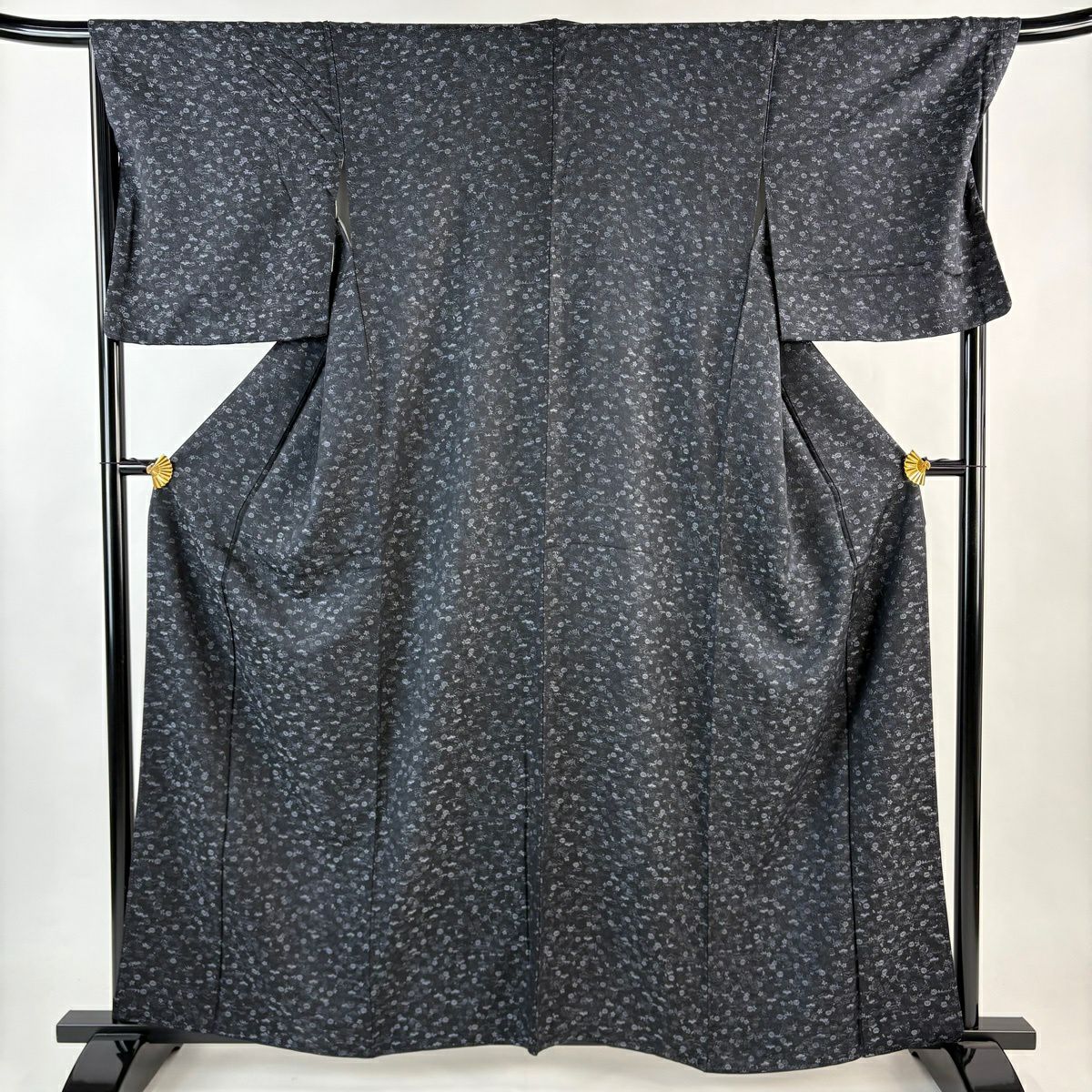 反物 秀品 小紋 松竹梅 建物 黒 正絹｜中古・古着・リサイクル着物通販