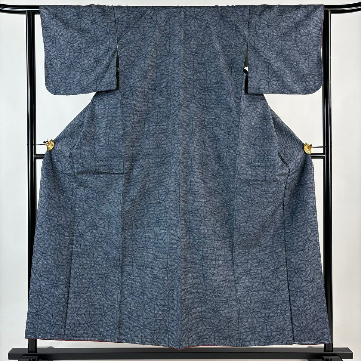 美品】 紬 身丈157.5cm 裄丈65cm M 袷 麻の葉 雲文 墨色 正絹 逸品