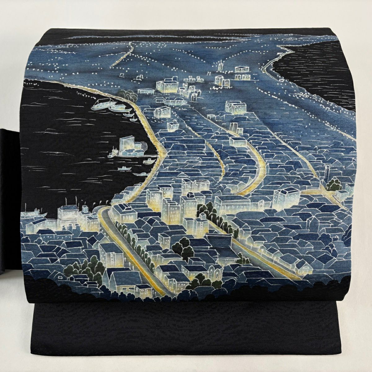 美品】 名古屋帯 逸品 こぎん刺し 八寸名古屋帯 斜め格子 菱 黒 正絹