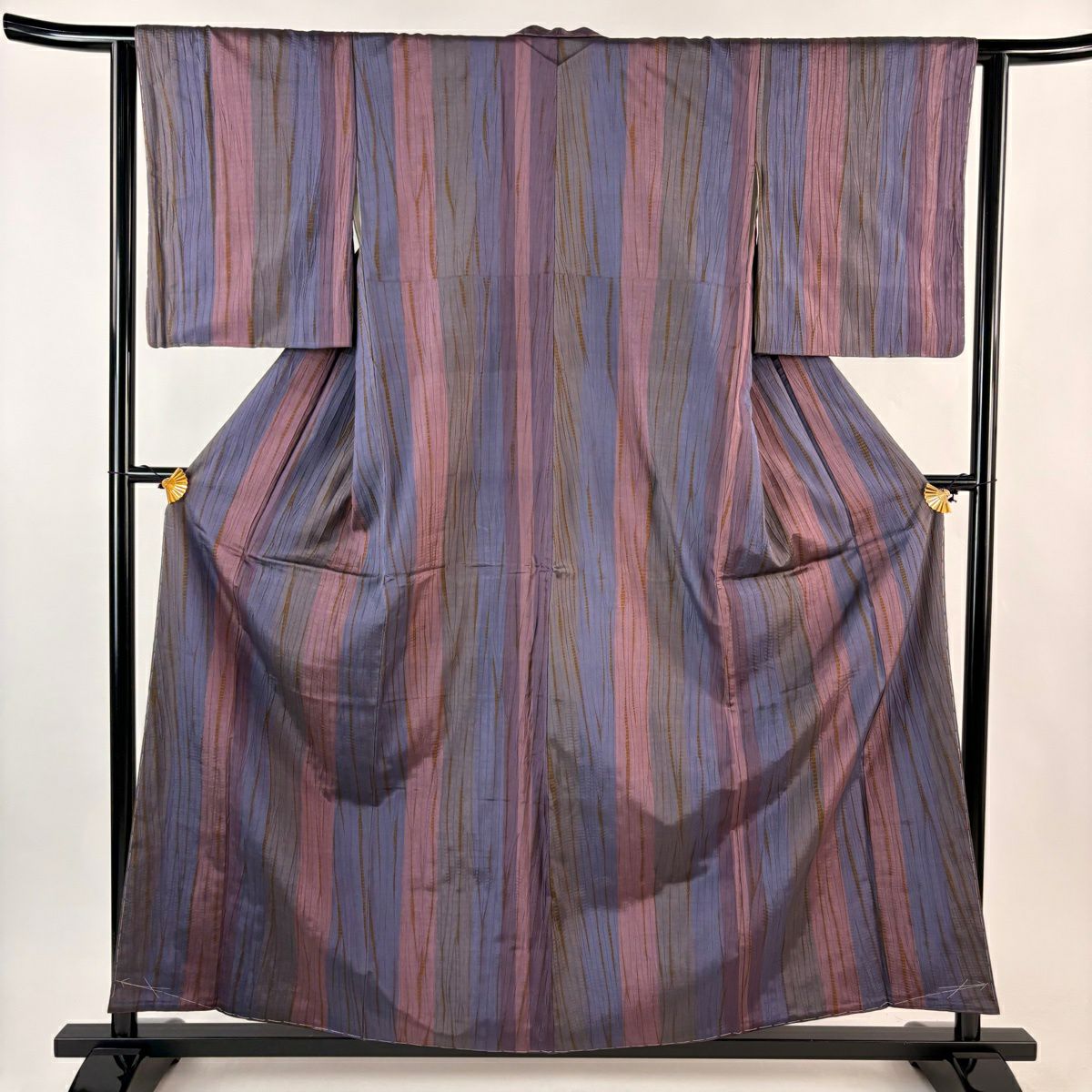 美品】 小紋 身丈159cm 裄丈63cm S 袷 紬地 縦縞 絞り 染め分け 青紫