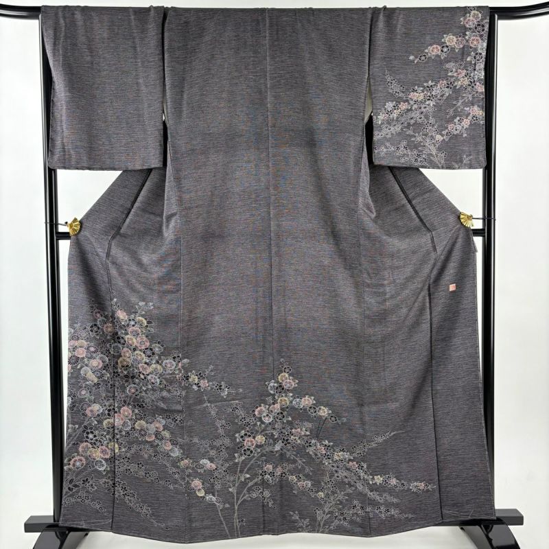 美品】 付下げ 身丈162cm 裄丈67cm M 袷 落款あり 菊 枝梅 黒灰 正絹