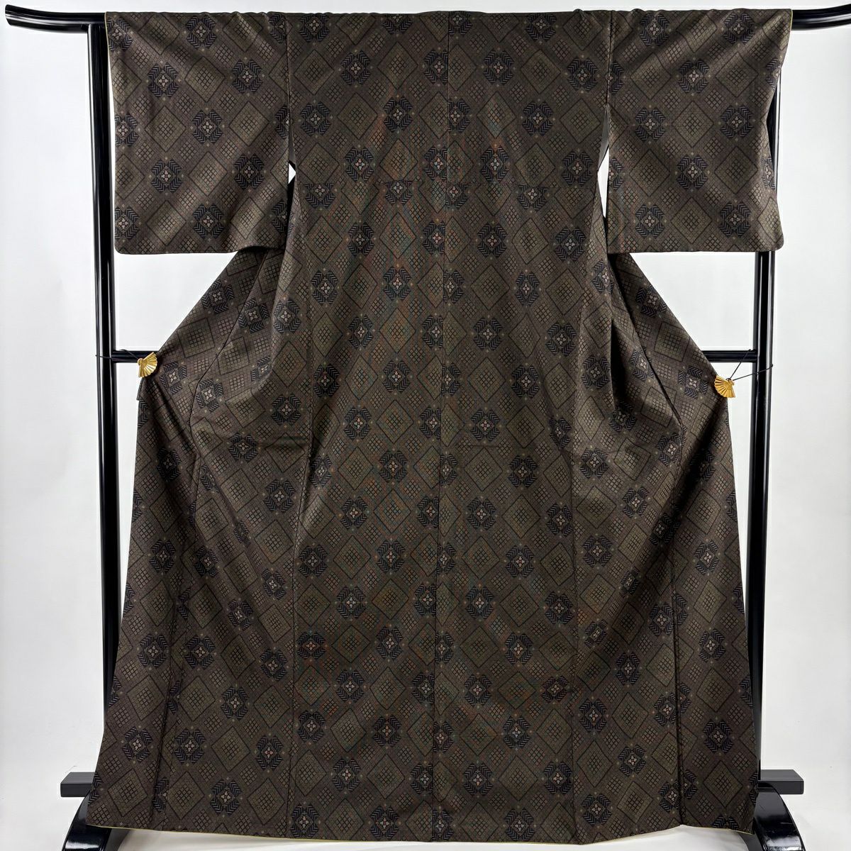 美品】 大島紬 身丈160.5cm 裄丈66.5cm M 袷 証紙あり 桜 葉柄 純泥染