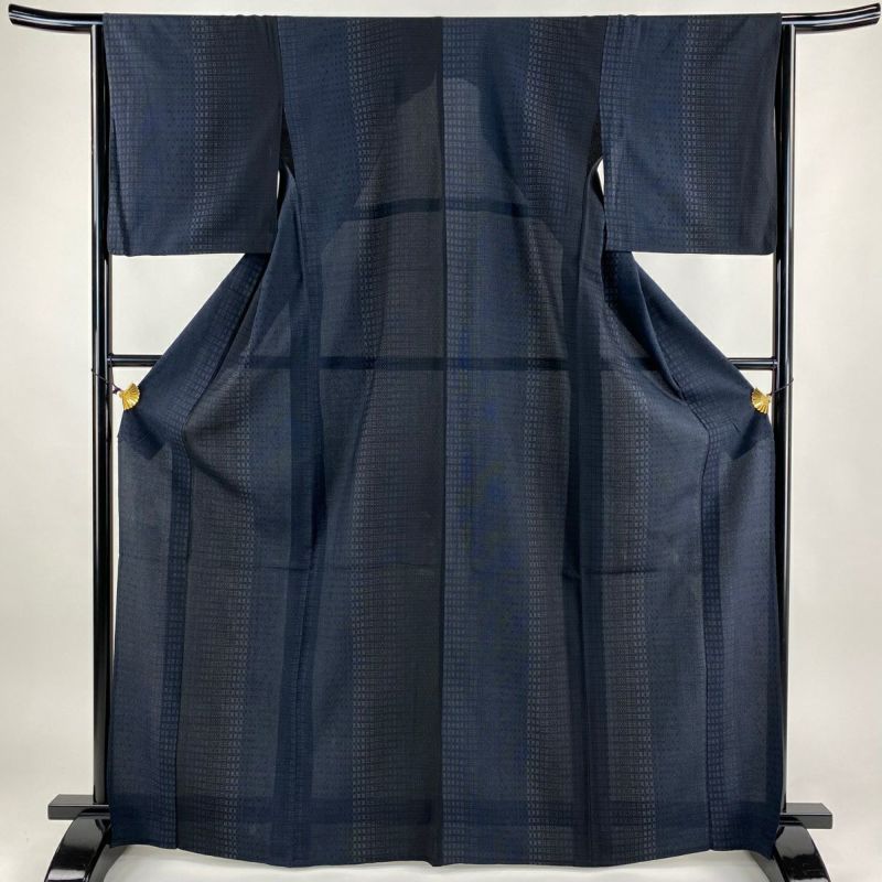 紬 身丈167.5cm 裄丈63cm S 薄物 夏紬 縞 幾何学 紺色 正絹 秀品
