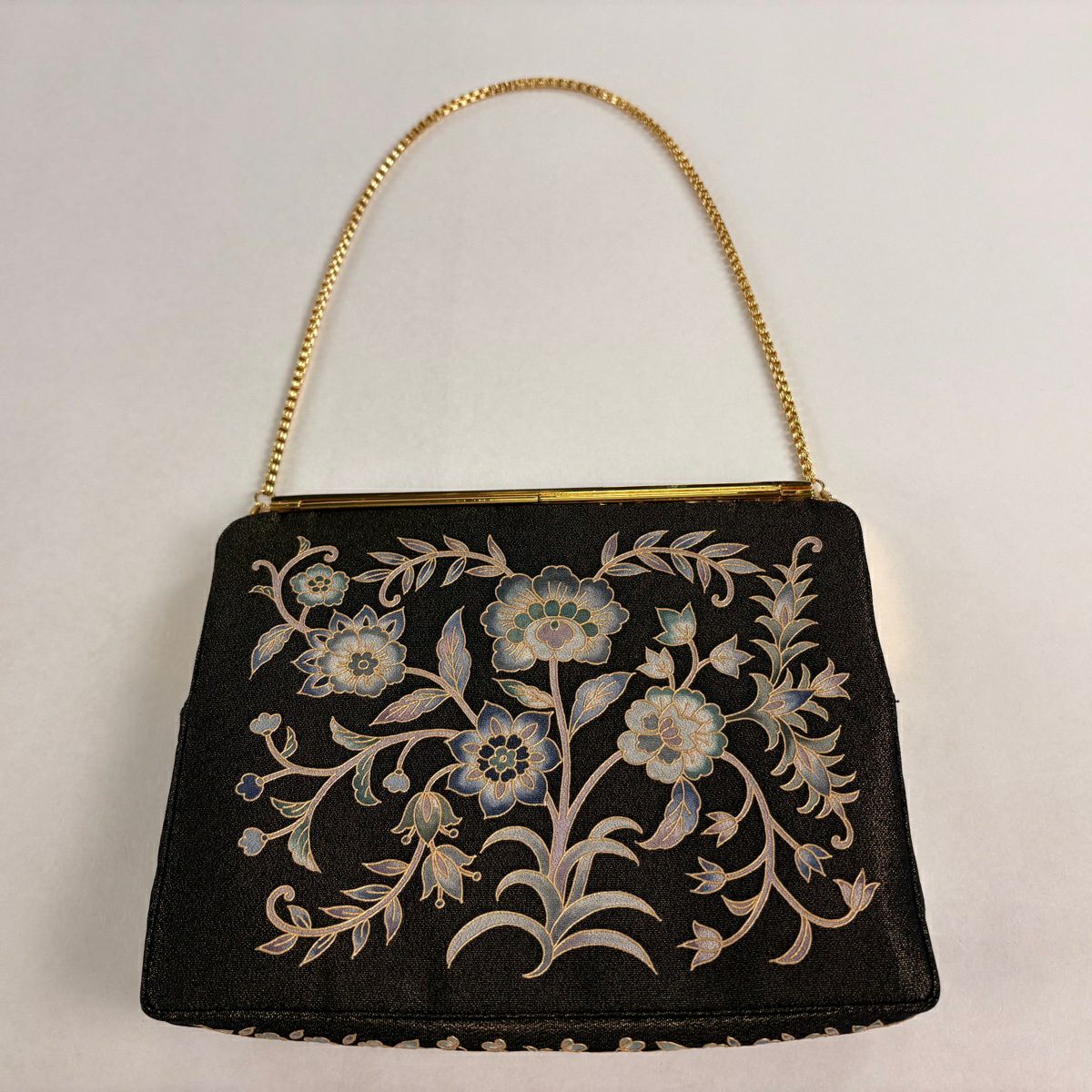 未使用品　OKAJIMA 和装バッグ 逸品 孔雀 草花 金彩 縮緬 正絹 未使用品 OKAJIMA 和装バッグ 逸品 孔雀 草花 金彩 縮緬 正絹 和装