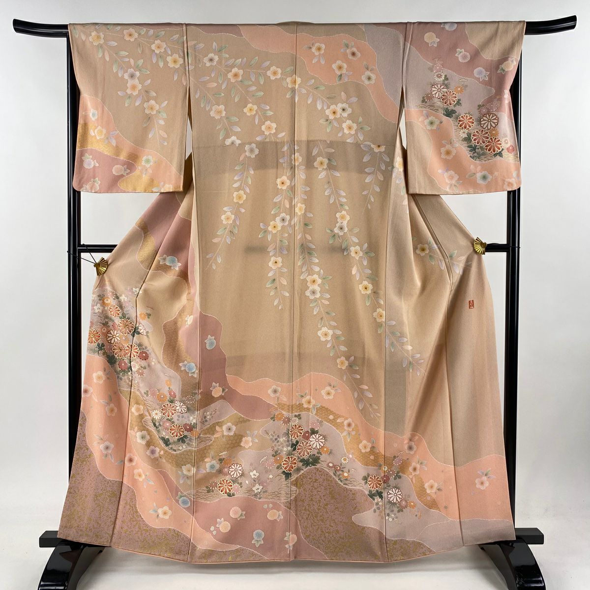 【再入荷】 正絹黒留袖 御所車亀甲花文 金彩 ④( 訪問着、紬、袋帯なども 着物・浴衣