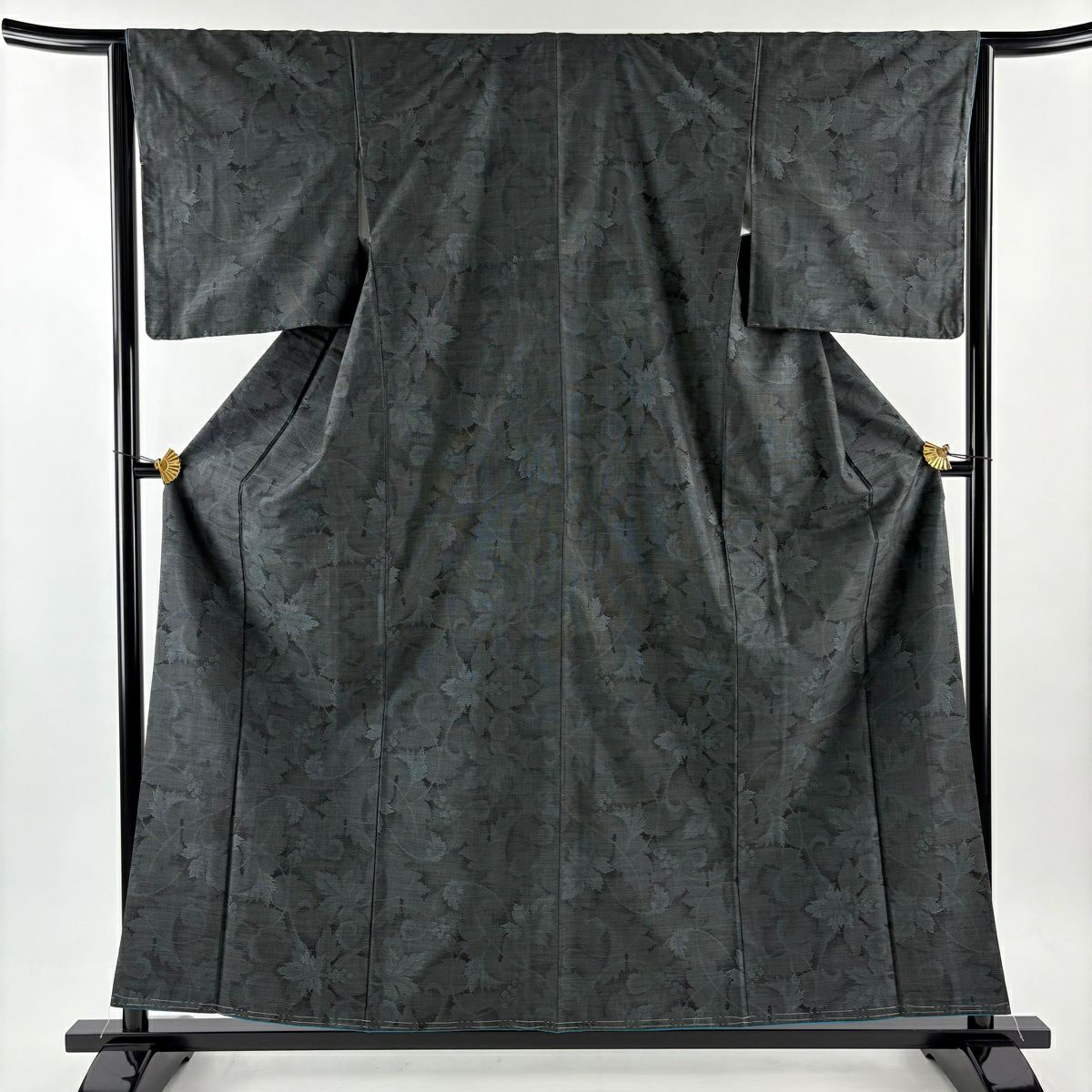 未使用　薄手の紬着物（薄暈し、草花文）裄68丈169 　正絹美品 美品】 紬 身丈169cm 裄丈68.5cm L 袷 草花 華文 茶緑色 正絹 名品