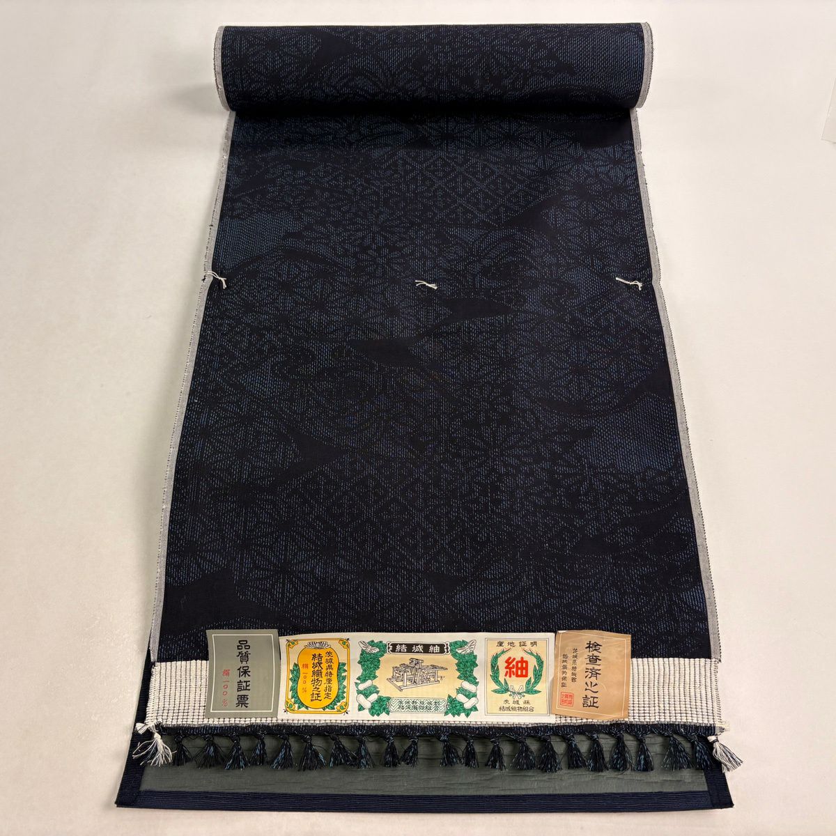 反物 秀品 紬 証紙有 扇面 麻の葉 紺色 正絹｜中古・古着・リサイクル