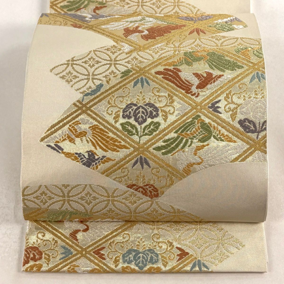 美品】袋帯 逸品 落款あり 花鳥 七宝 唐織 金糸 ベージュ 六通 正絹