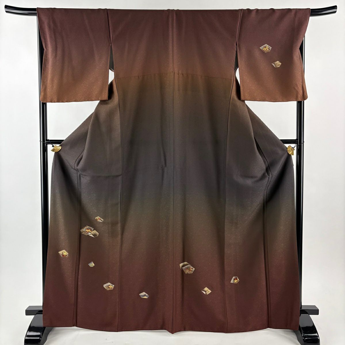 未使用品 訪問着 ベージュ ブラウン濃淡 綸子地 枝花 身丈161.5cm 正絹